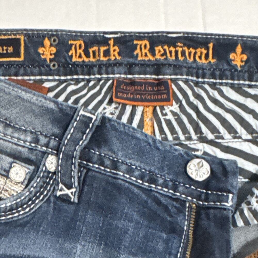 Rock Revival Y2K Western Embellished Distressed Jeans - Picture 8 of 11